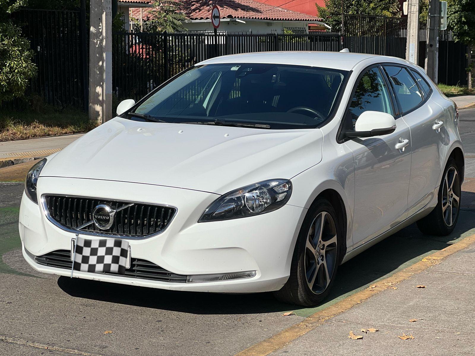 VOLVO V40 V40 D2 DIESEL 2.0 AUTOMATICO 4 PUERTAS  2018 V40 D2 DIESEL 2.0 AUTOMATICO 4 PUERTAS  - AUTOTECH