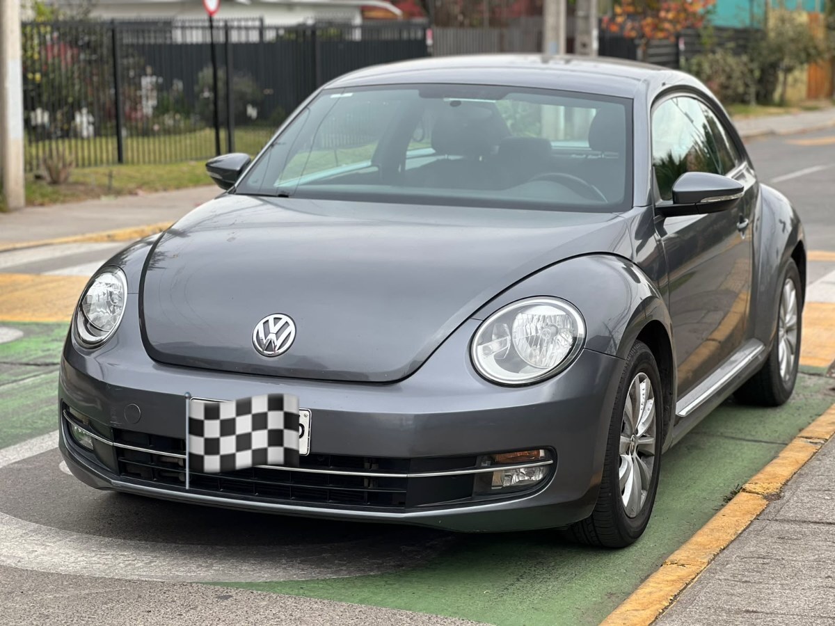 VOLKSWAGEN BEETLE BEETLE 1.4 TURBO MT DESIGN 6 VELOCIDADES 2016 BEETLE 1.4 TURBO MT DESIGN 6 VELOCIDADES - FULL MOTOR