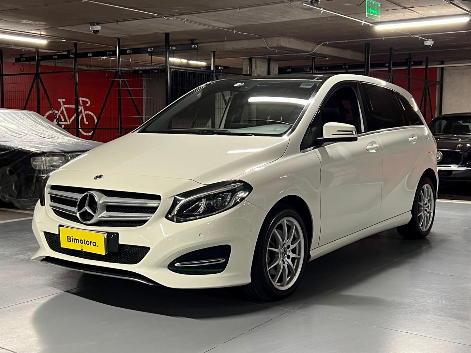 MERCEDES-BENZ B200 ÚNICO DUEÑO 2019 MANTENIMIENTO EN KAUFMANN - FULL MOTOR