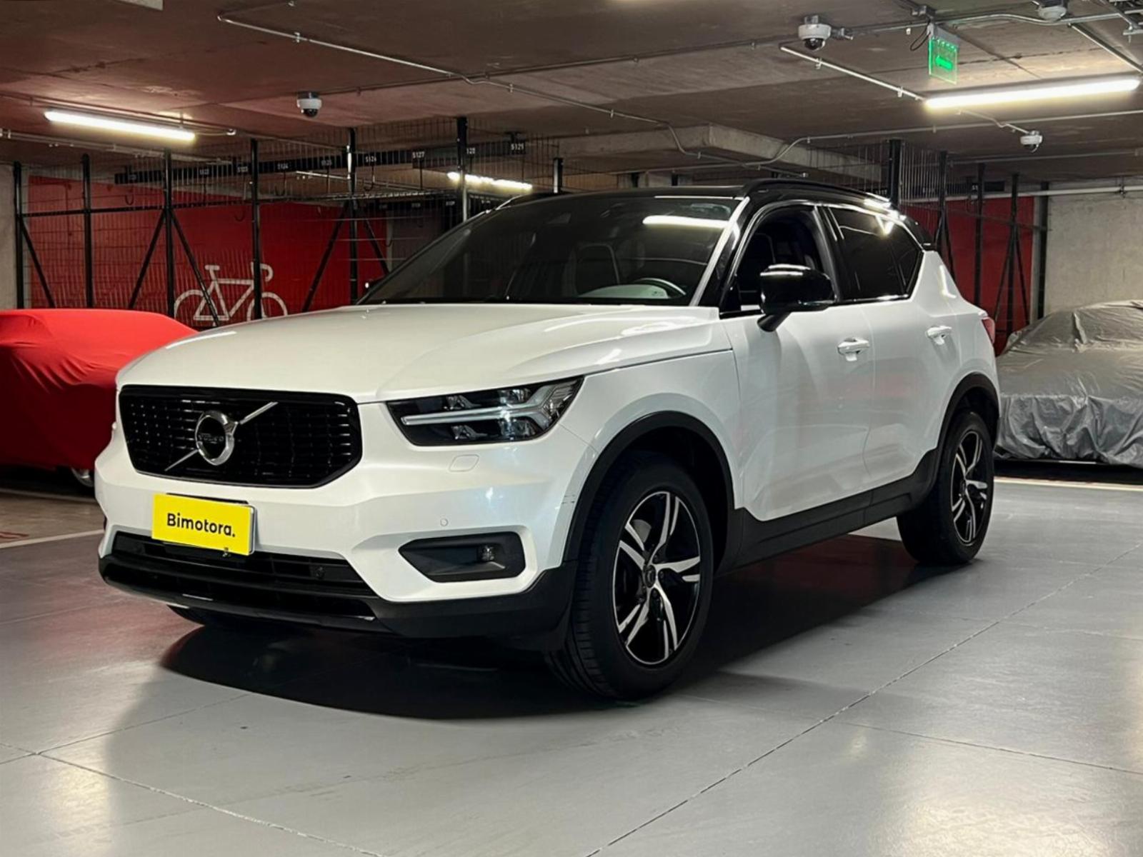 VOLVO XC40 T4 2.0 2021 KINETIC - Bimotora