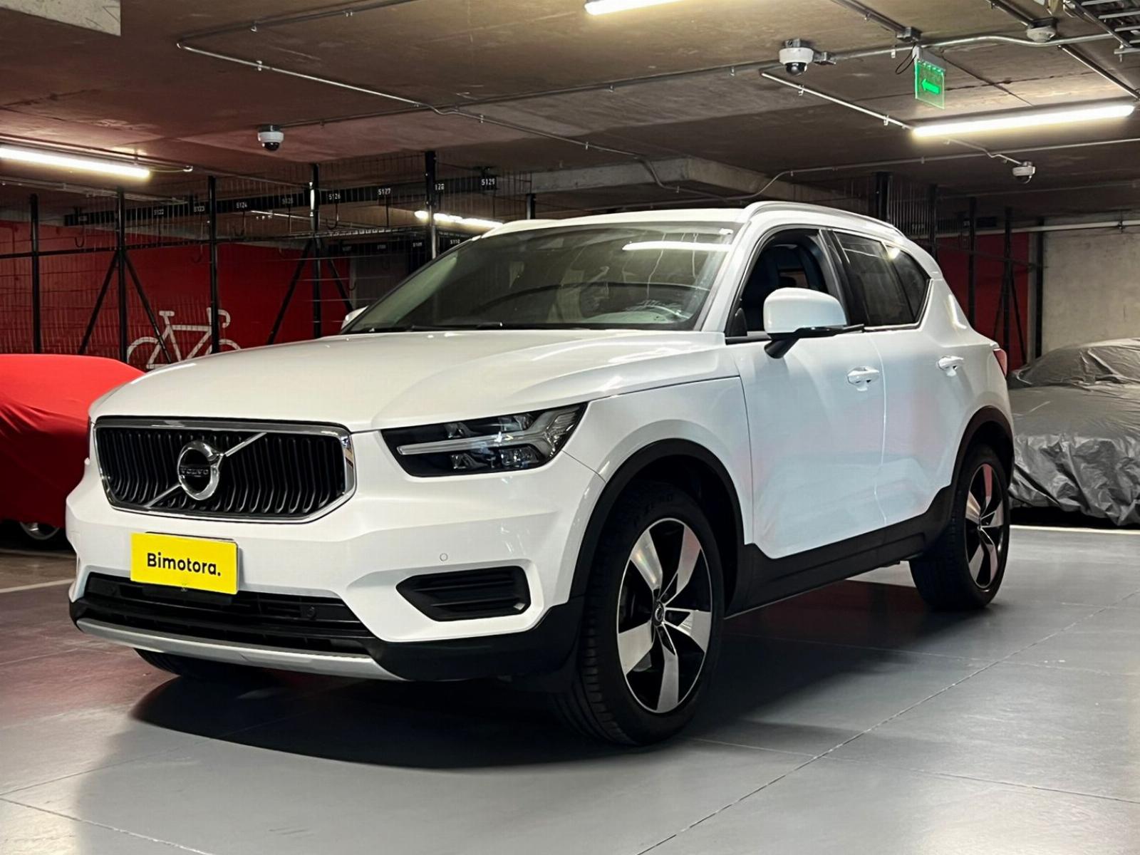 VOLVO XC40 UN DUEÑO 2022 MOMENTUM T4 2.0 - Bimotora