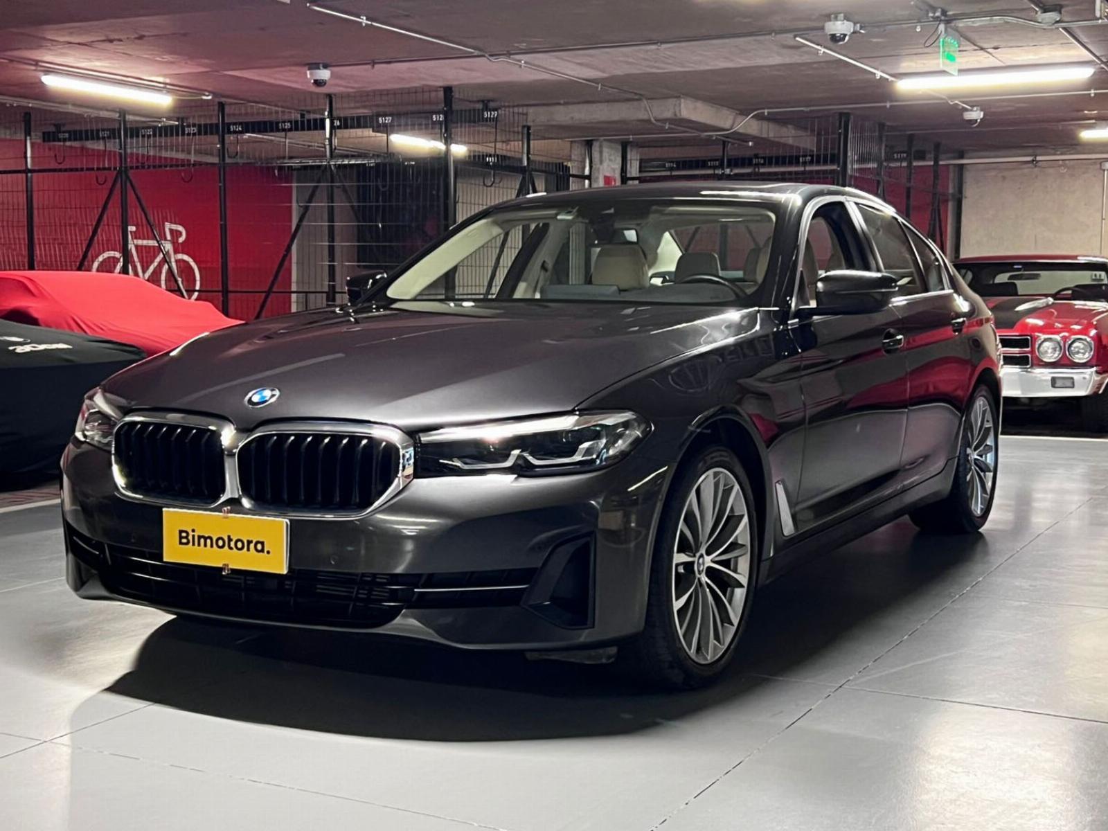 BMW 520 HERITAGE LCI  2024 MANTENIMIENTO AL DÍA - Bimotora