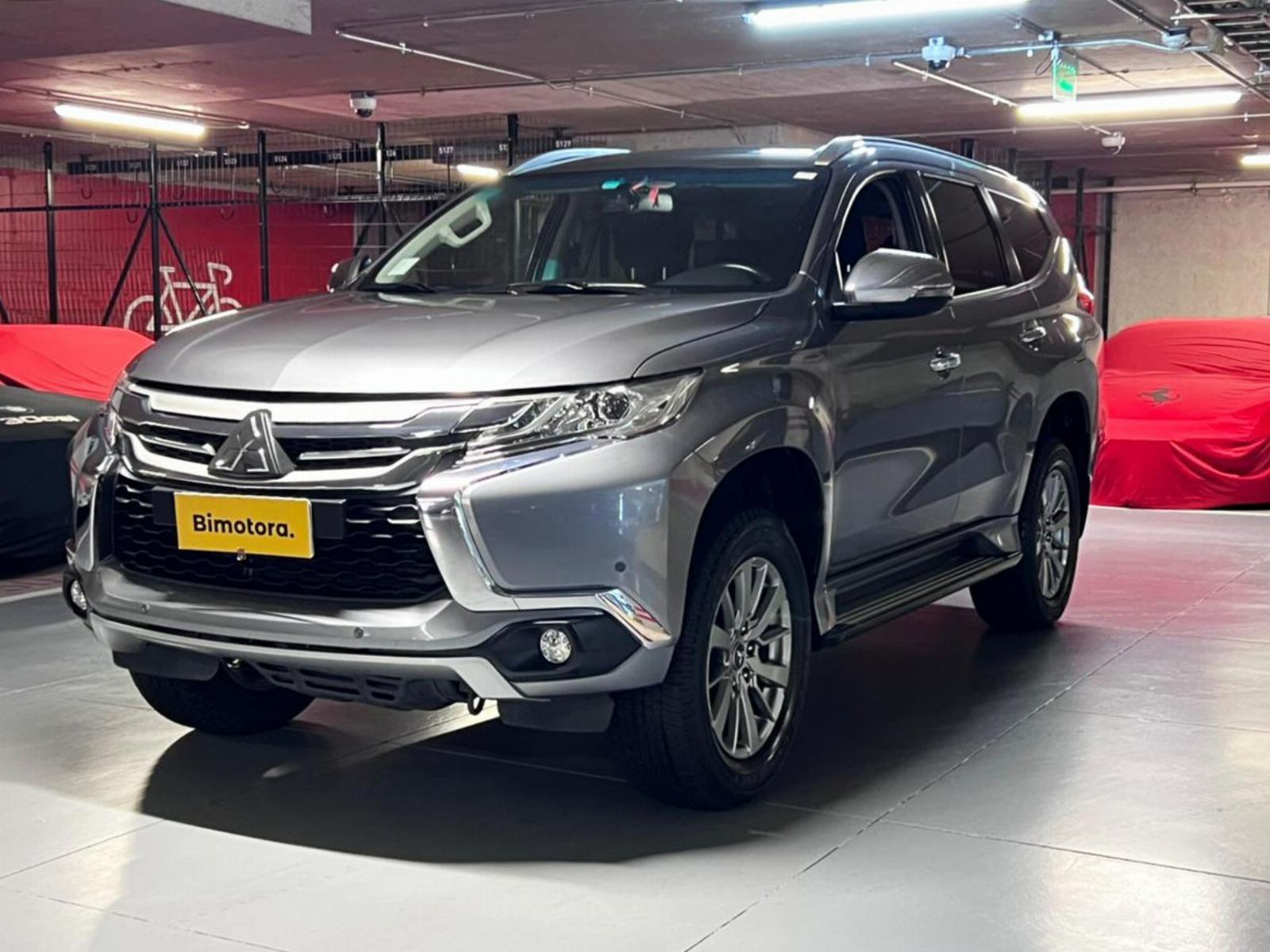 MITSUBISHI MONTERO SPORT 3.0 2019 TRES CORRIDAS DE ASIENTOS - FULL MOTOR