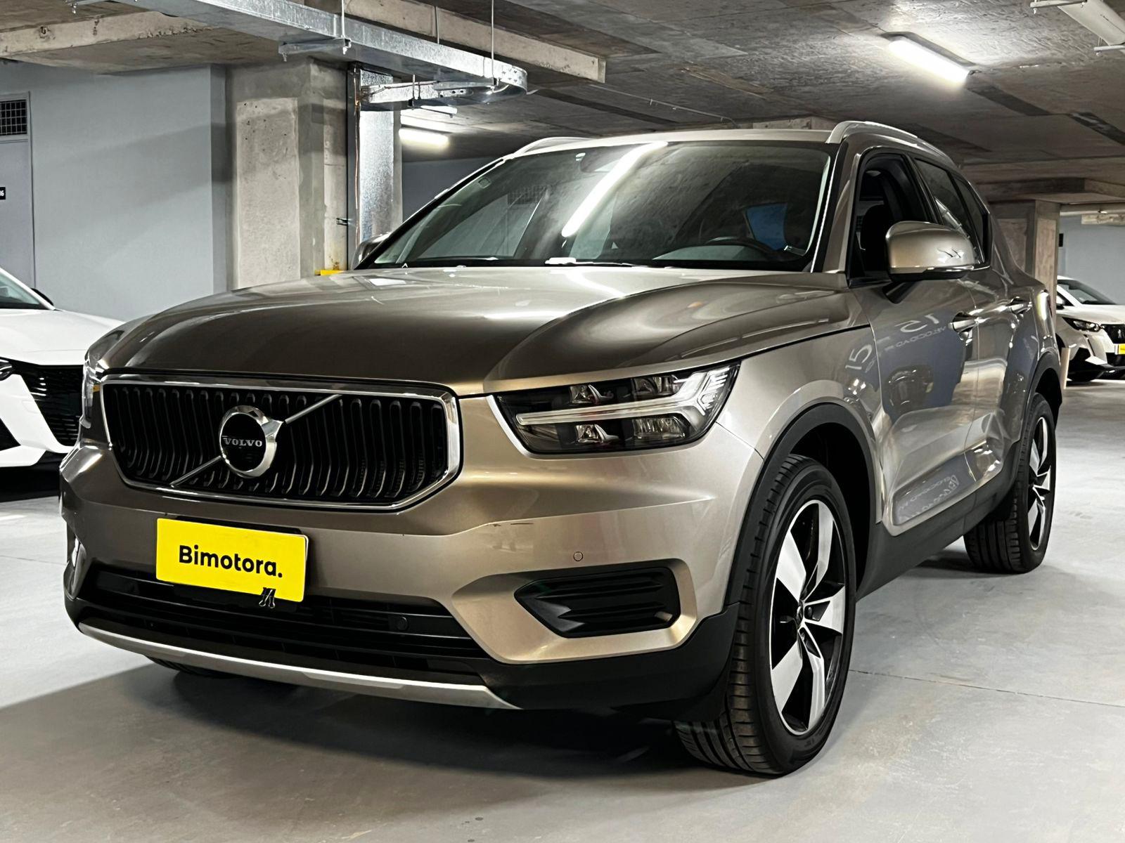 VOLVO XC40 MOMENTUM T4 FWD 2.0 2023   - 