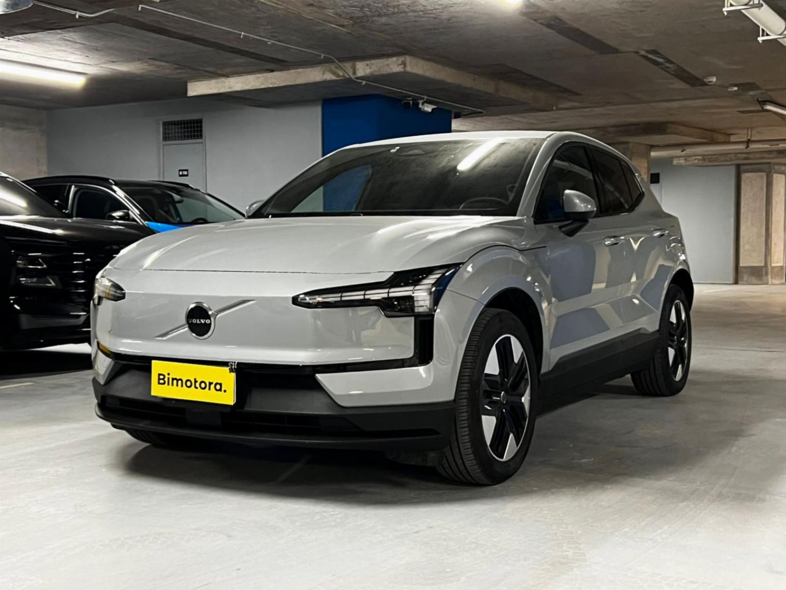 VOLVO EX30 E60 CORE 2025 100% ELÉCTRICO - FULL MOTOR