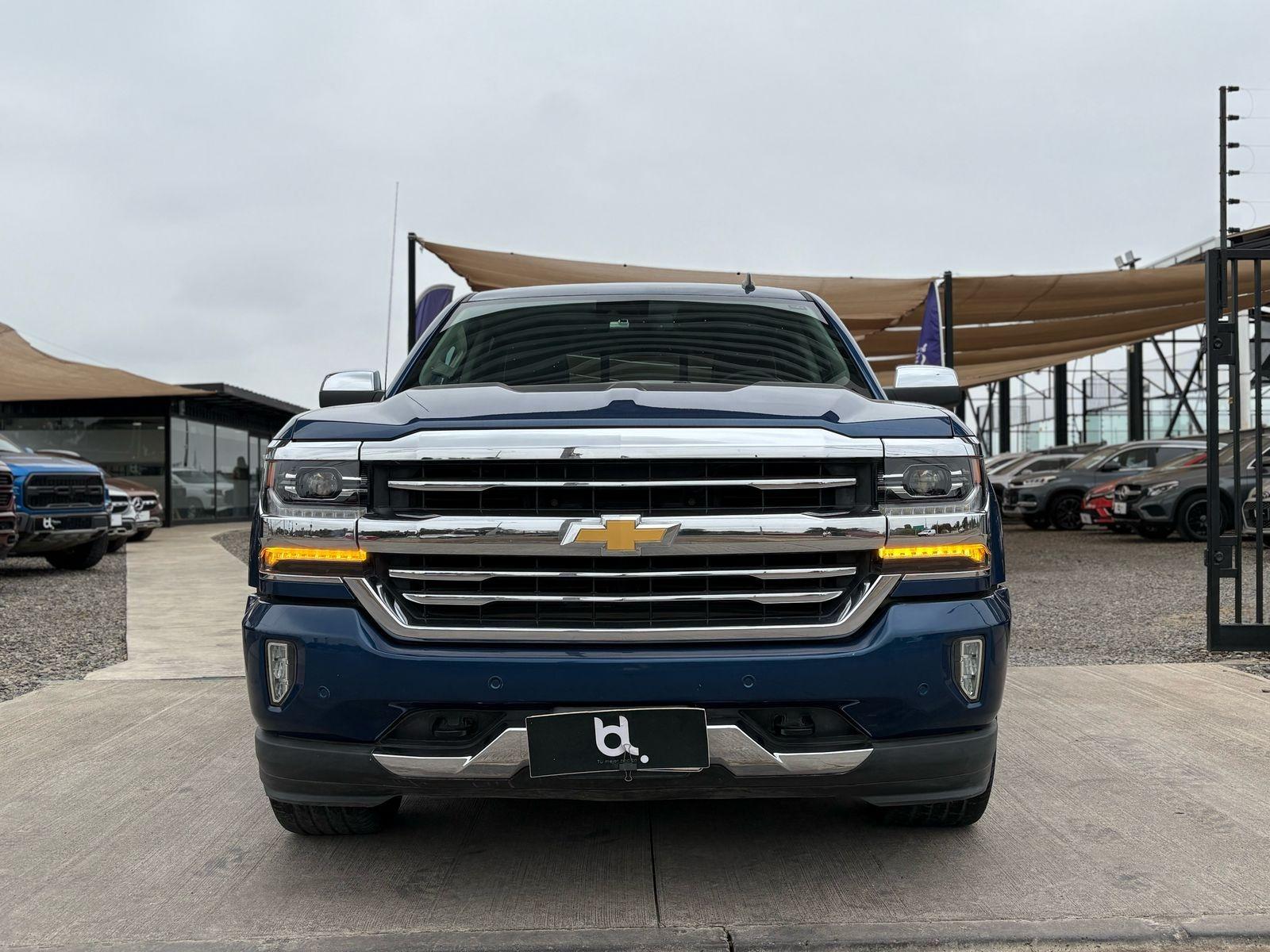 CHEVROLET SILVERADO SILVERADO HIGHT COUNTRY LTZ 4WD 5.3 2018 MANTENCIONES EN LA MARCA, POCO KM - BL CARS