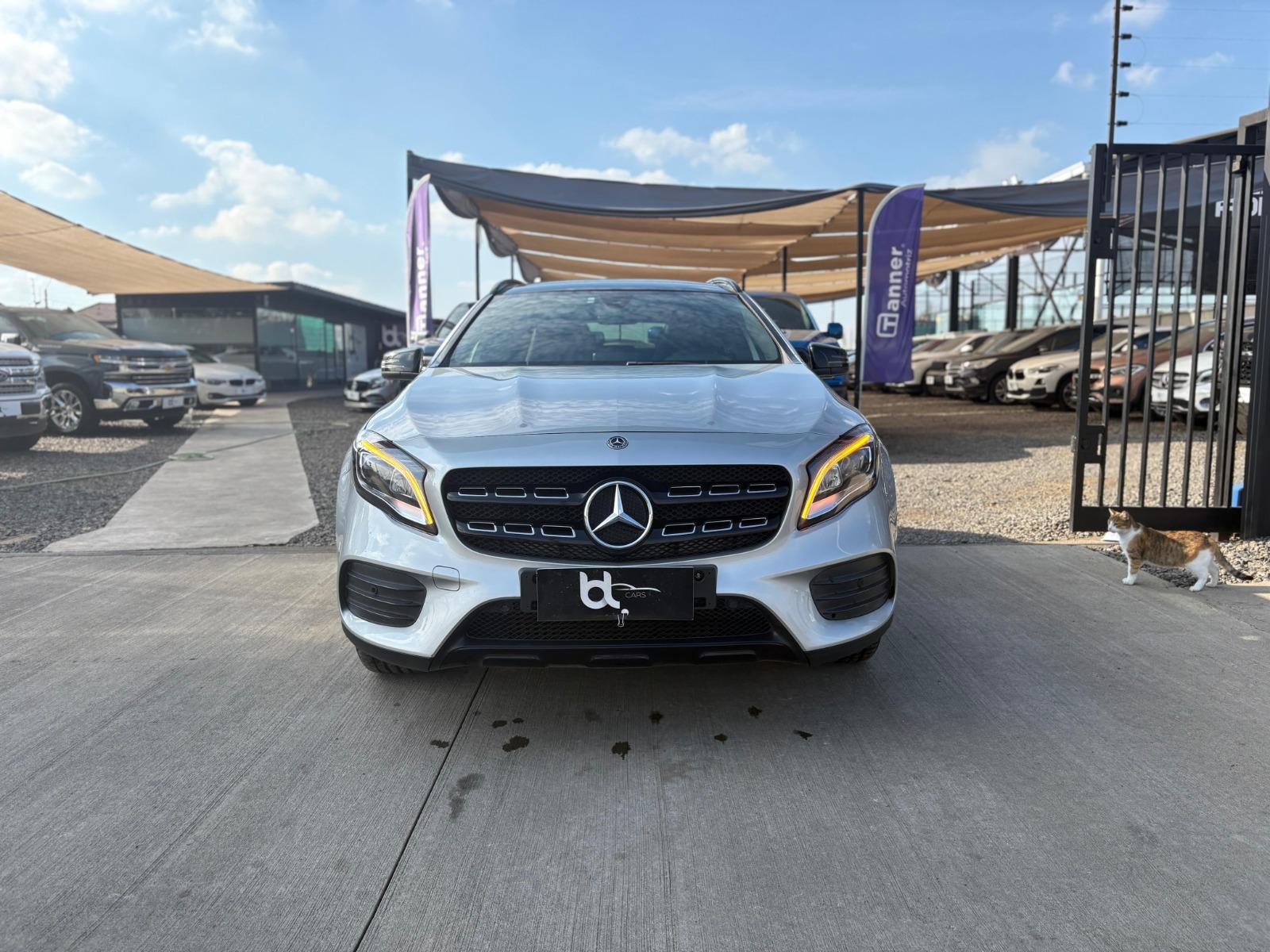 MERCEDES-BENZ GLA 220 D 2018 DOCUMENTACIÓN AL DÍA, PERFECTO ESTADO - FULL MOTOR