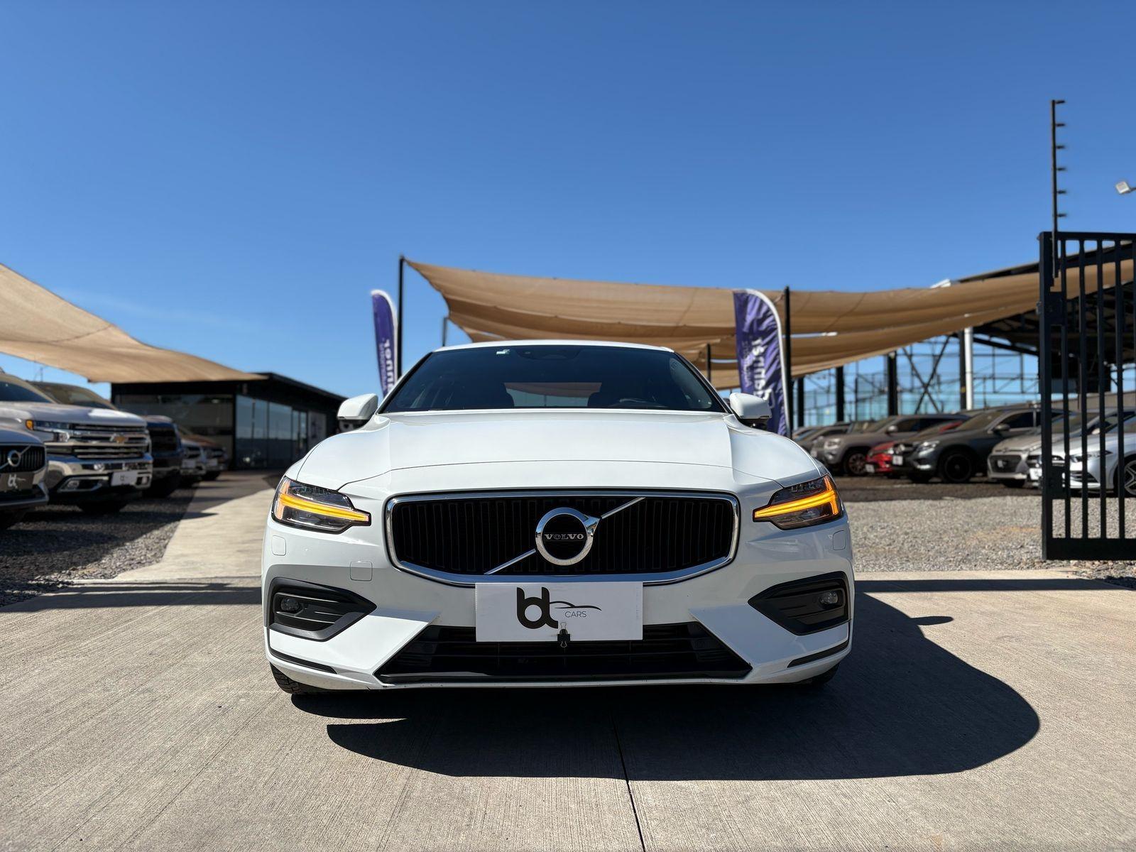 VOLVO S60 T4 2.0 AT 2020 DOCUMENTACIÓN AL DÍA, PERFECTO ESTADO, DOS LLAVES - 