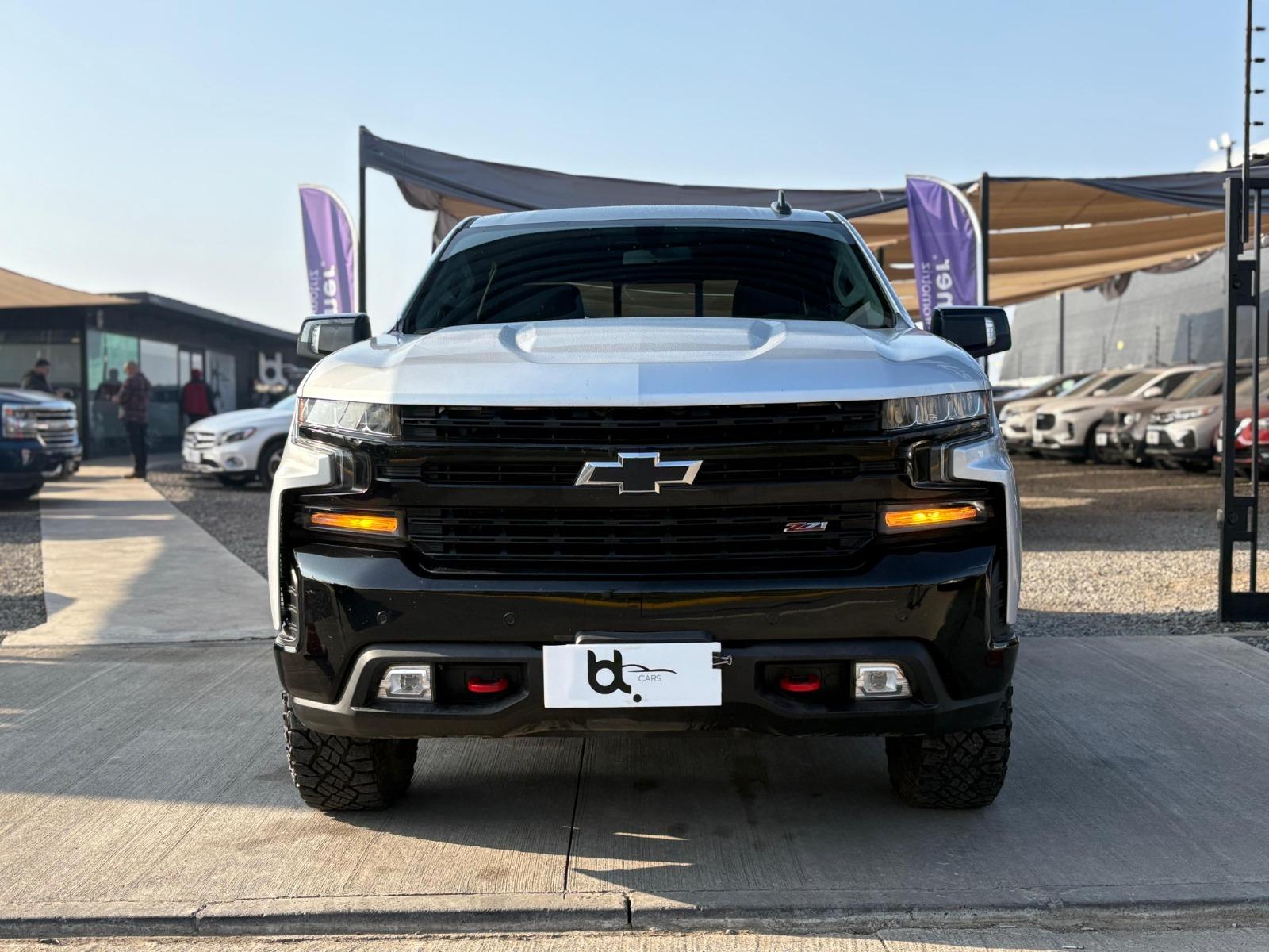 CHEVROLET SILVERADO  LT 4X4 5.3 AUT 2021 DOCUMENTACIÓN AL DÍA, MANTENCIONES EN LA MARCA, DO - 