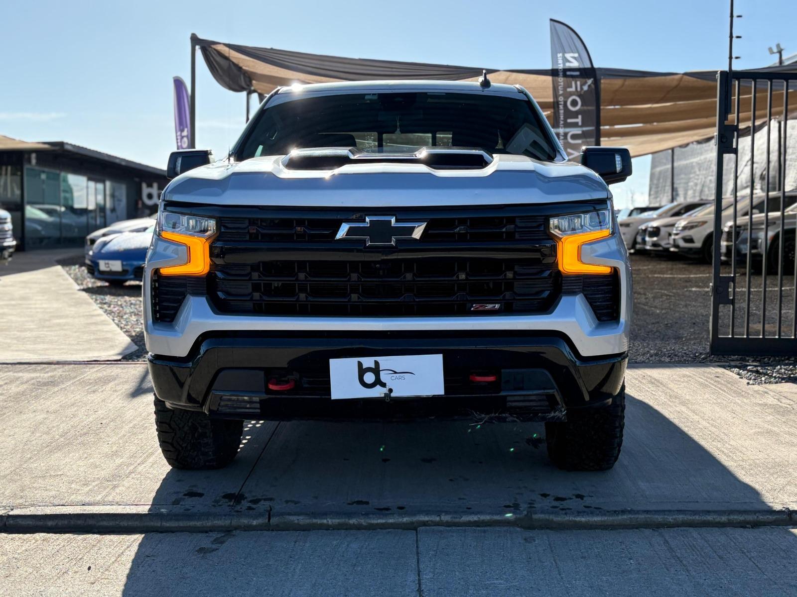 CHEVROLET SILVERADO LT 4X4 CC 5.3 AUT 2023 INCREIBLE ESTADO, MANTENCIONES EN LA MARCA, DOS LL - 