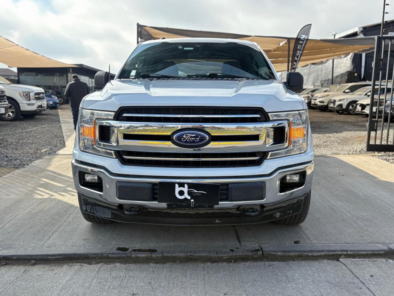 FORD F-150 XLT DCAB 3.3 AUT 2020 DOCUMENTACIÓN AL DÍA, DOS LLAVES - FULL MOTOR