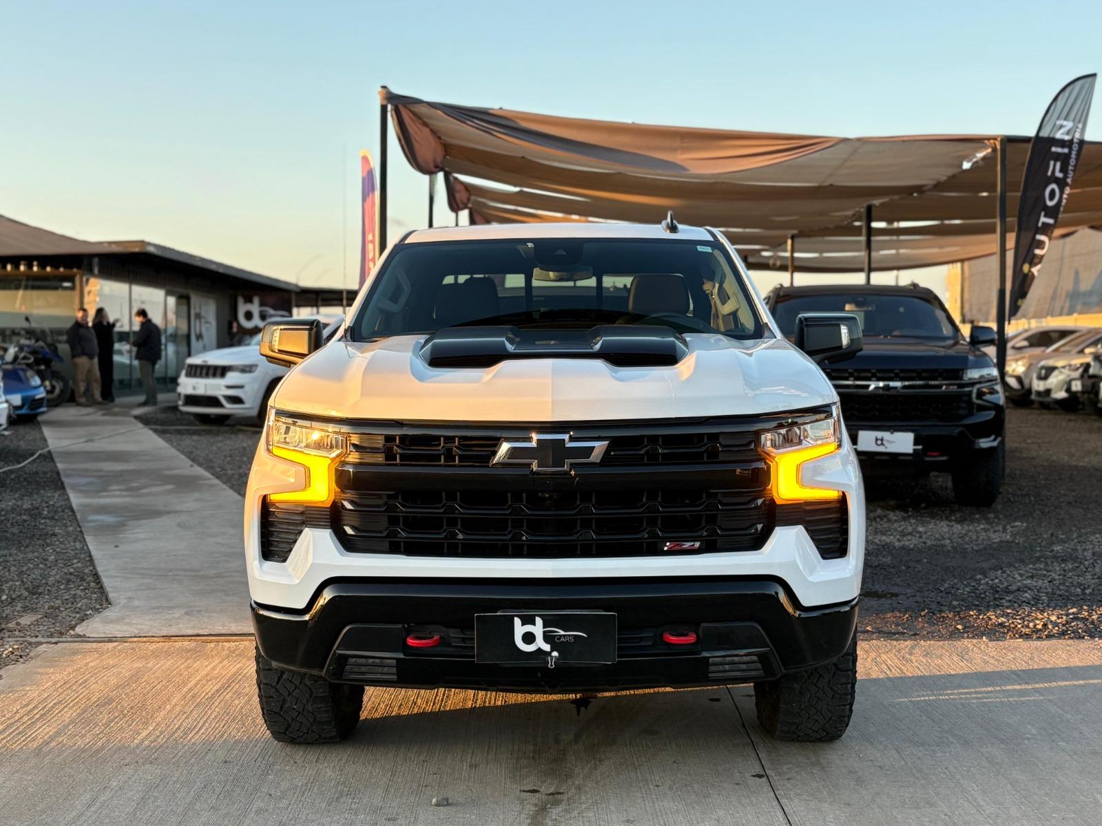 CHEVROLET SILVERADO LT TB 4X4 CC 5.3 AUT 2023 MANTENCIONES EN LA MARCA, DOS LLAVES  - 