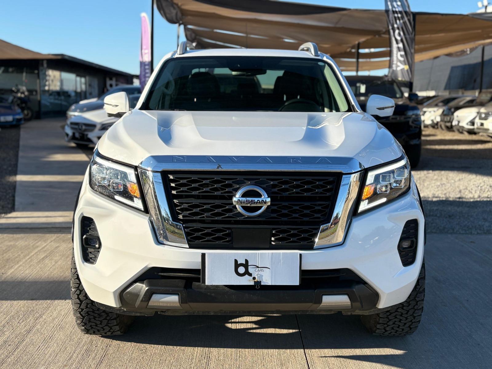 NISSAN NAVARA LE D CAB MT 4X4 2.3 2023 DOCUMENTACIÓN AL DÍA, DOS LLAVES - FULL MOTOR