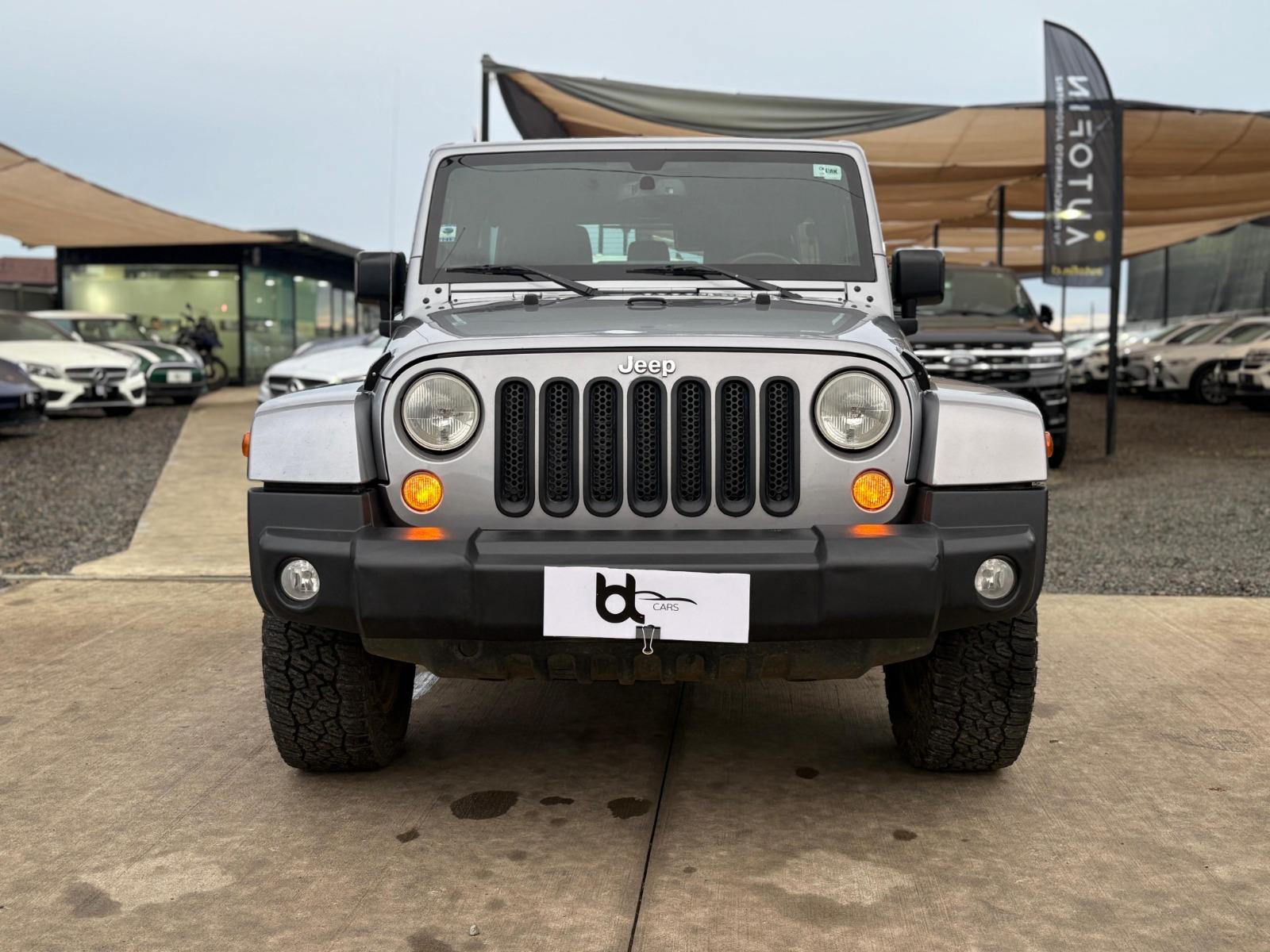 JEEP WRANGLER WRANGLER UNLIMITED SAHARA 4X4 2.8 AUT 2016 DOCUMENTACIÓN AL DÍA, DOS LLAVES - FULL MOTOR