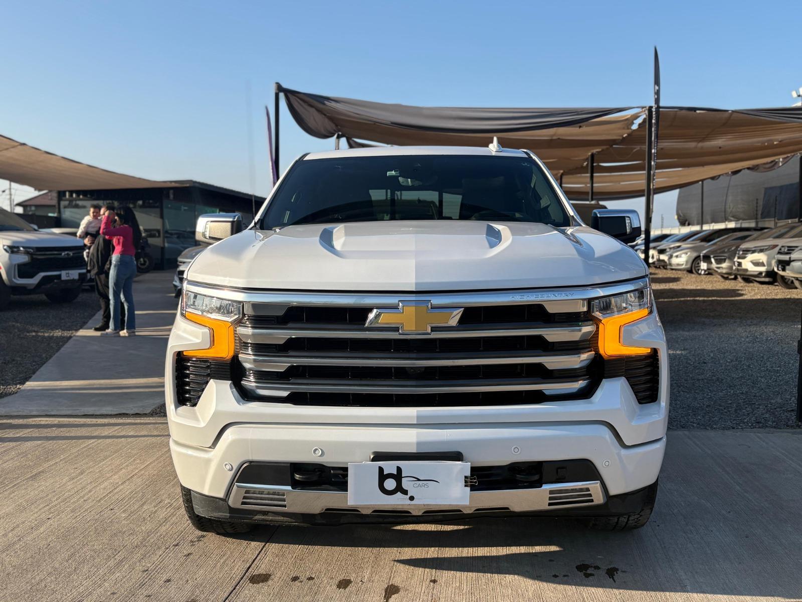 CHEVROLET SILVERADO HIGH COUNTRY 4X4 3.0L AUT 2024 MANTENCIONES EN LA MARCA, ÚNICO DUEÑO, DOS LLAVES  - BL CARS
