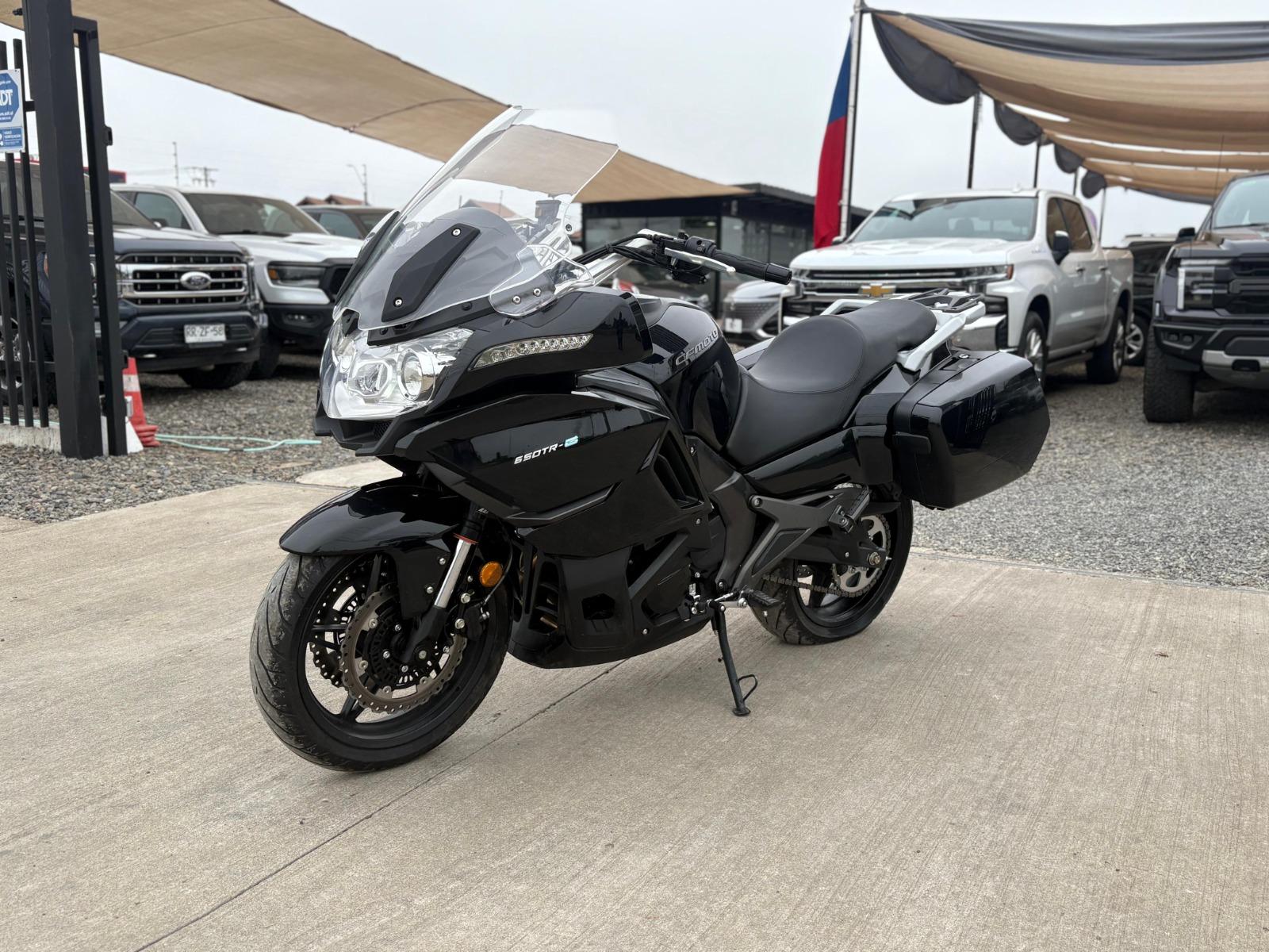 CFMOTO CF650 TRG 2023 ÚNICO DUEÑO, DOS LLAVES - FULL MOTOR