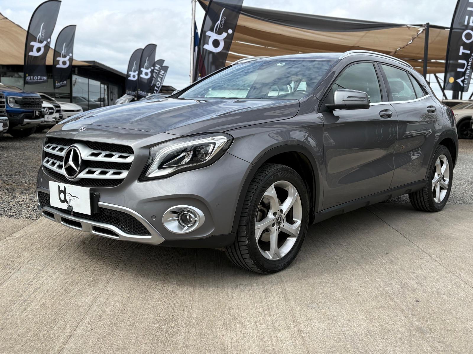 MERCEDES-BENZ GLA 200 D HB 2.1 2019 MANTENCIONES EN LA MARCA, DOS LLAVES - FULL MOTOR