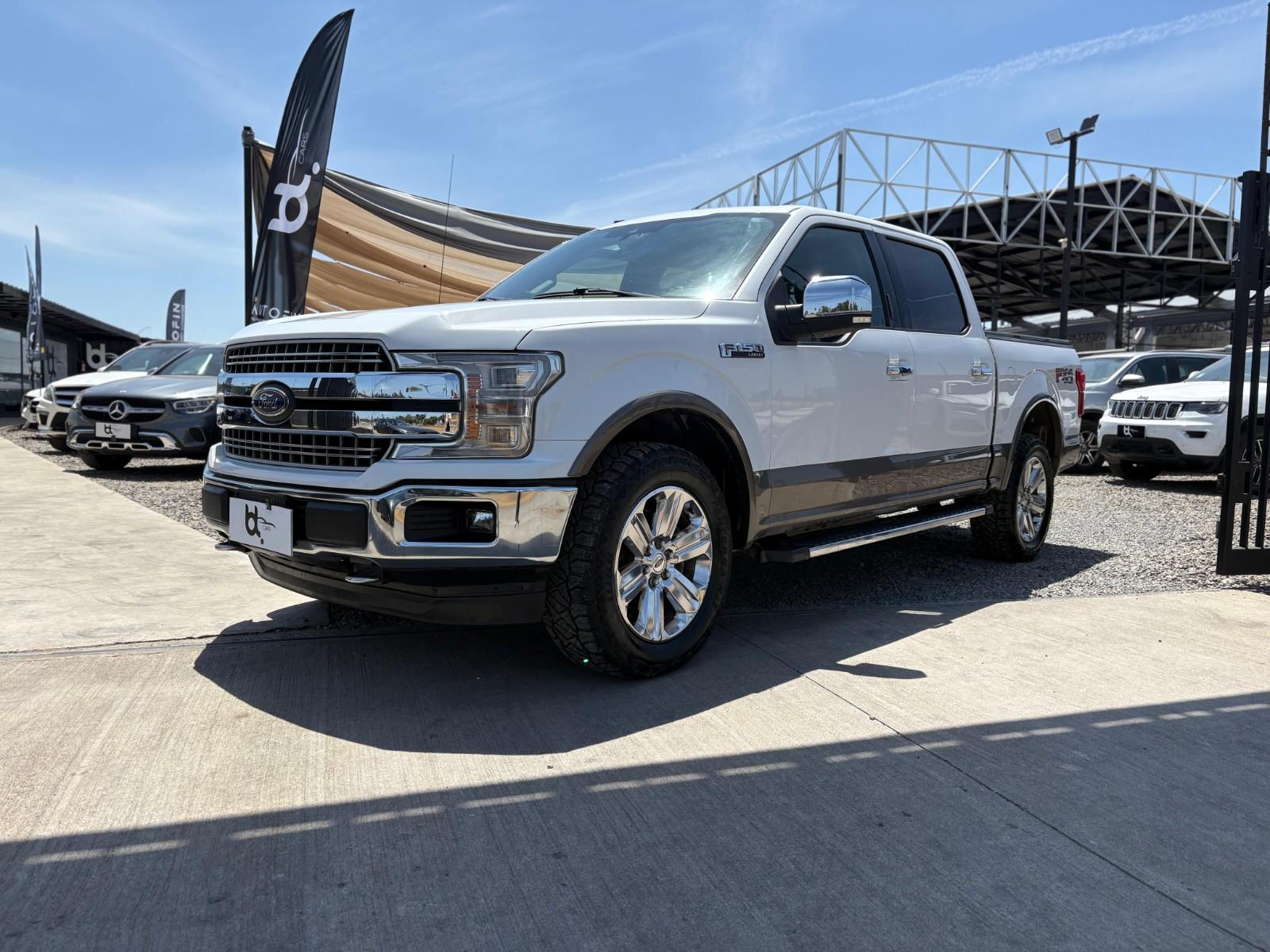 FORD F-150 LARIAT LUXURY 4X4 5.0 2020 ÚNICO DUEÑO, MANTENCIONES EN LA MARCA, DOS LLAVES - FULL MOTOR