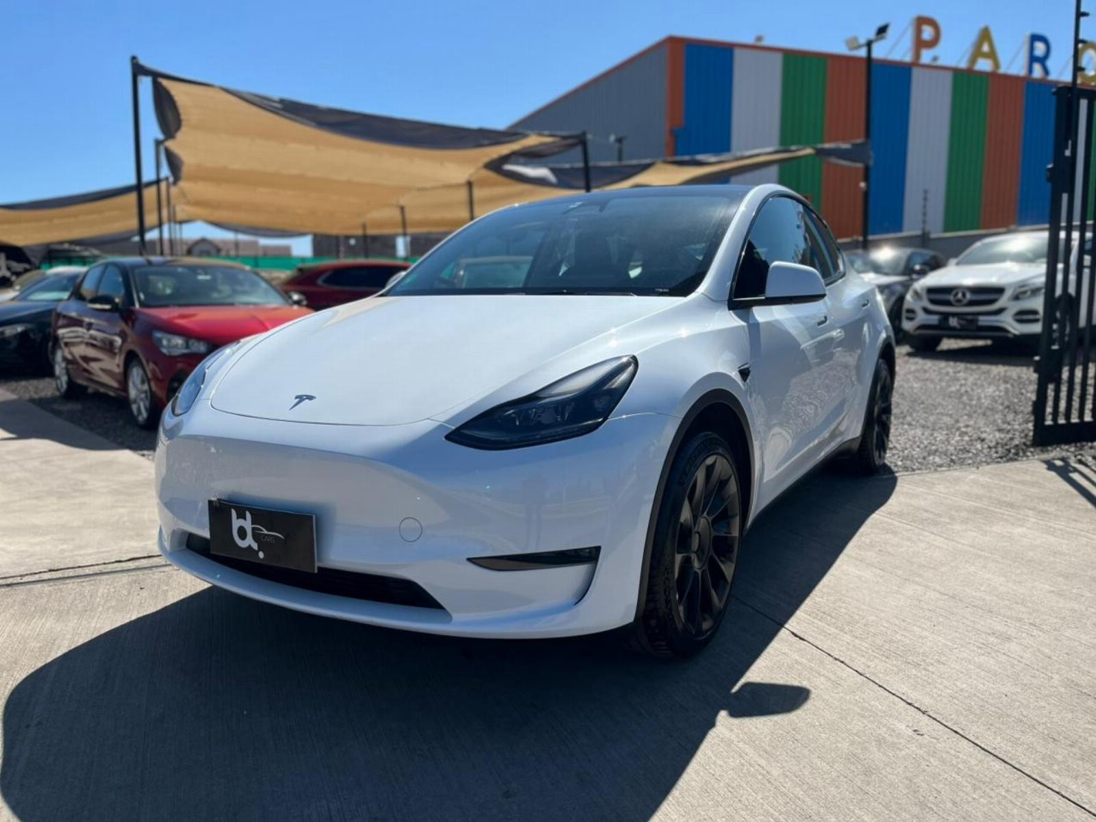 TESLA MODEL Y LONG RANGE 4X4 AUT 2025 DOCUMENTACIÓN AL DIA, ÚNICO DUEÑO, ELÉCTRICO, MANT - FULL MOTOR