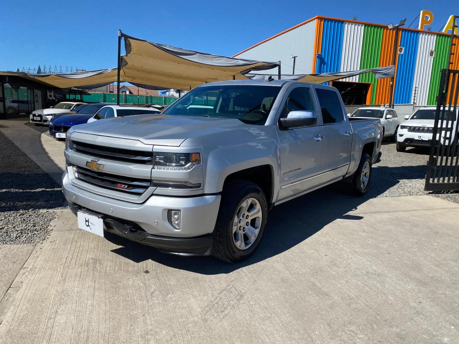 CHEVROLET SILVERADO LTZ 4X4 5.3 2018 BUEN ESTADO - MANTENCIONES AL DIA - DOS LLAVES - FULL MOTOR