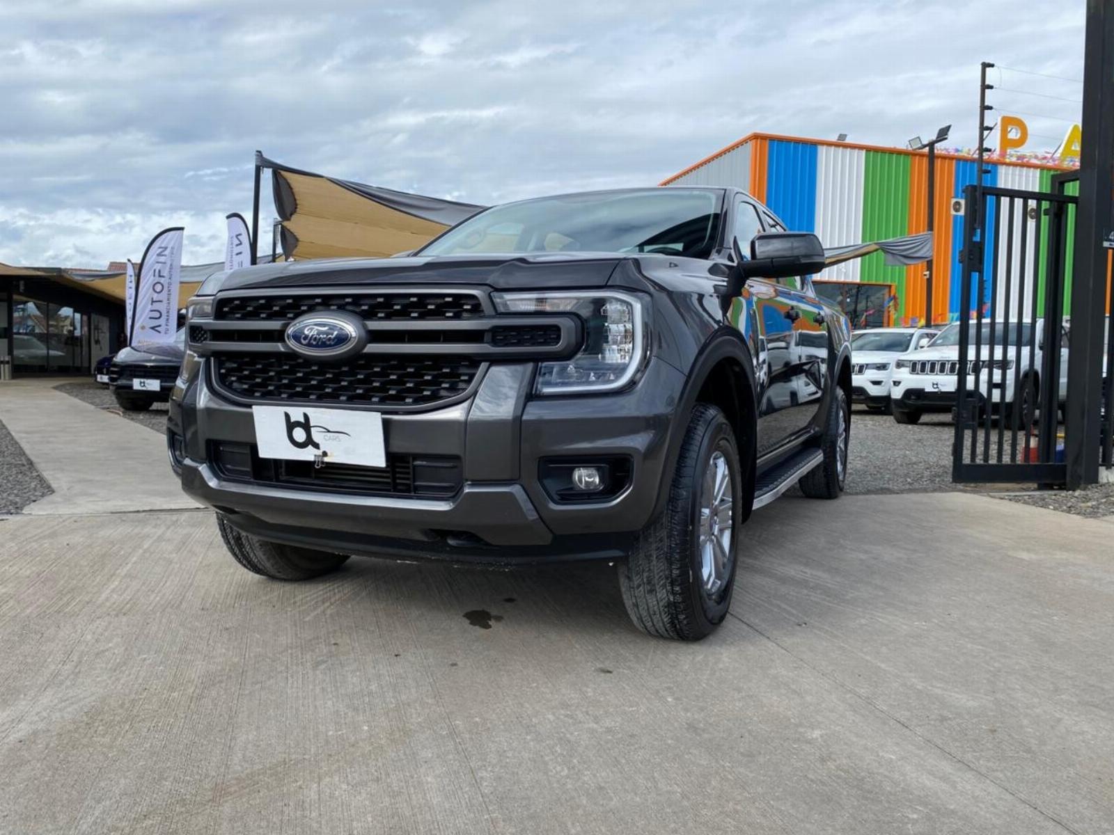 FORD RANGER XLS 2.0 4X4 2024 DOCUMENTACIÓN AL DÍA, DOS LLAVES, MANTENCIONES EN - FULL MOTOR