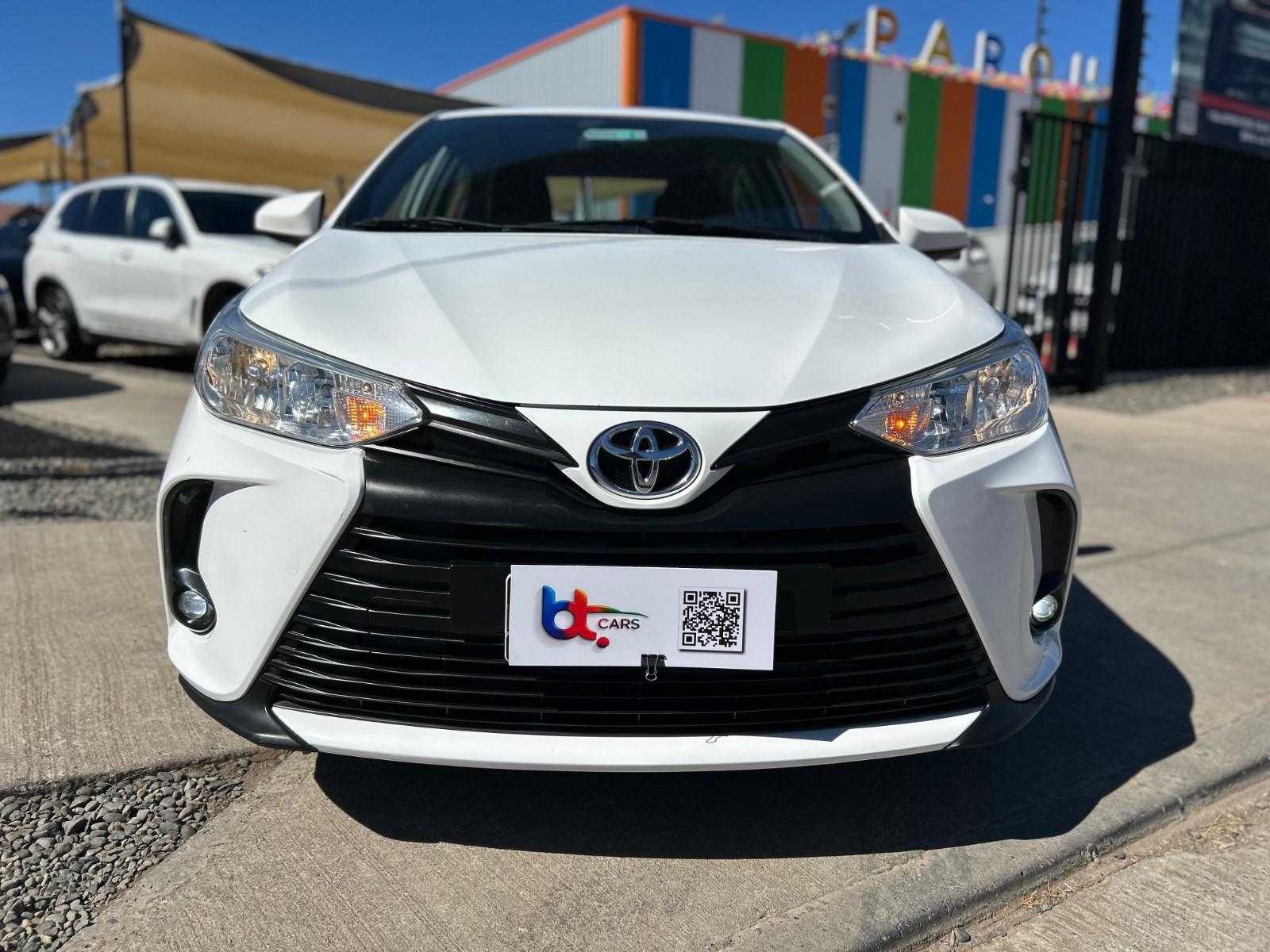 TOYOTA YARIS SEDAN 1.5 2022 EXCELENTE ESTADO, DOS LLAVES. - FULL MOTOR