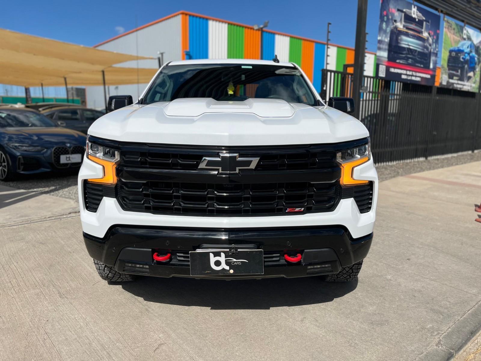 CHEVROLET SILVERADO 5.3L AT10 2025 ÚNICO DUEÑO,DOS LLAVES; MANTENCIONES EN LA MARCA - FULL MOTOR