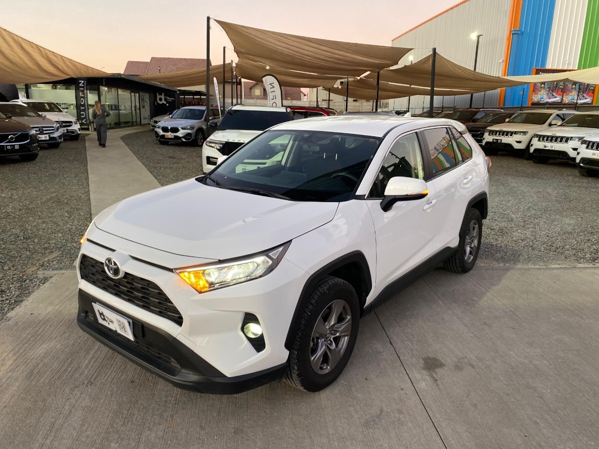 TOYOTA RAV 4 2.0 4X2 CVT 2025 EXCELENTE ESTADO - MANTENCIONES EN LA MARCA - DOS - FULL MOTOR