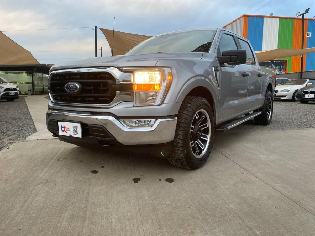 FORD F-150 XLT 3.3 2023 MANTENCIONES EN LA MARCA, DOS LLAVES - FULL MOTOR