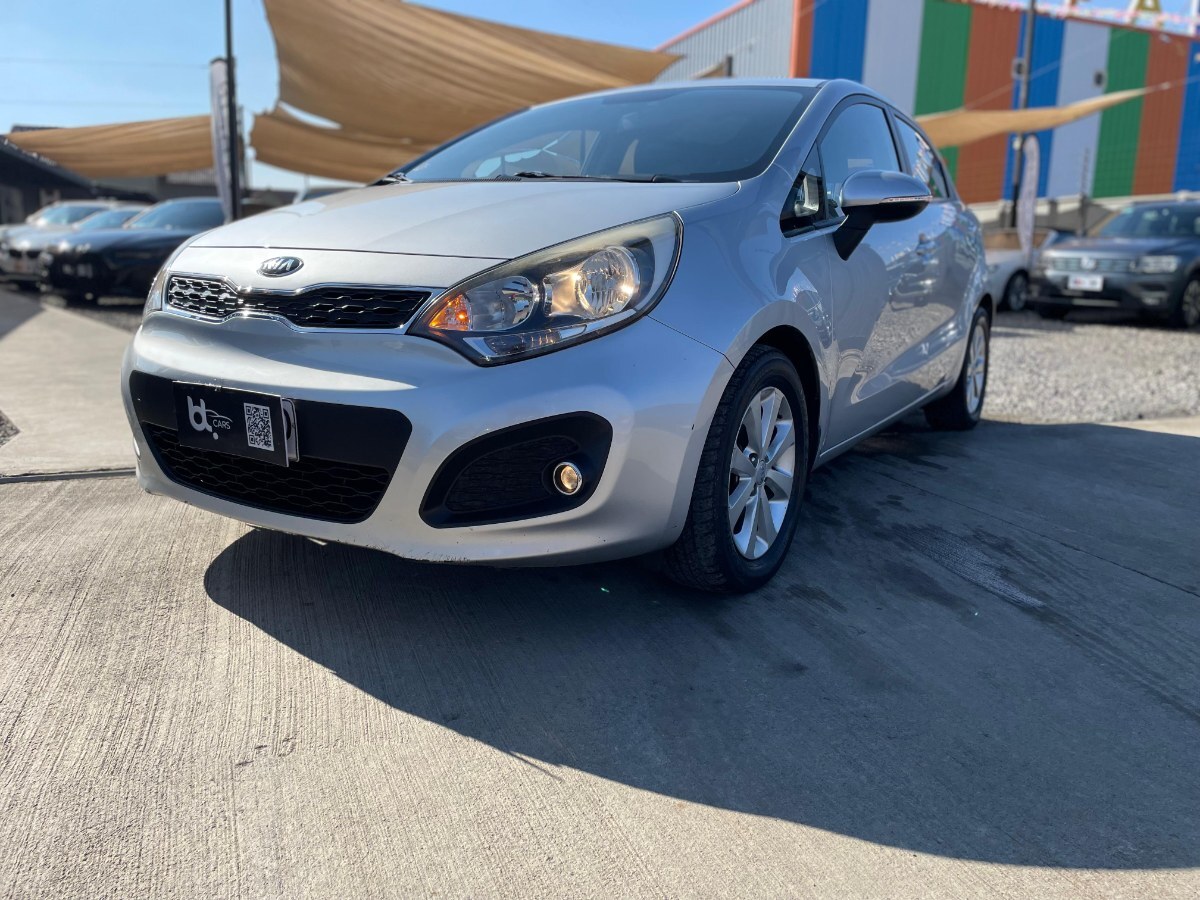 KIA RÍO 5 EX 1.4 2014 GRAN ESTADO - MANTENCIONES AL DÍA - FULL MOTOR