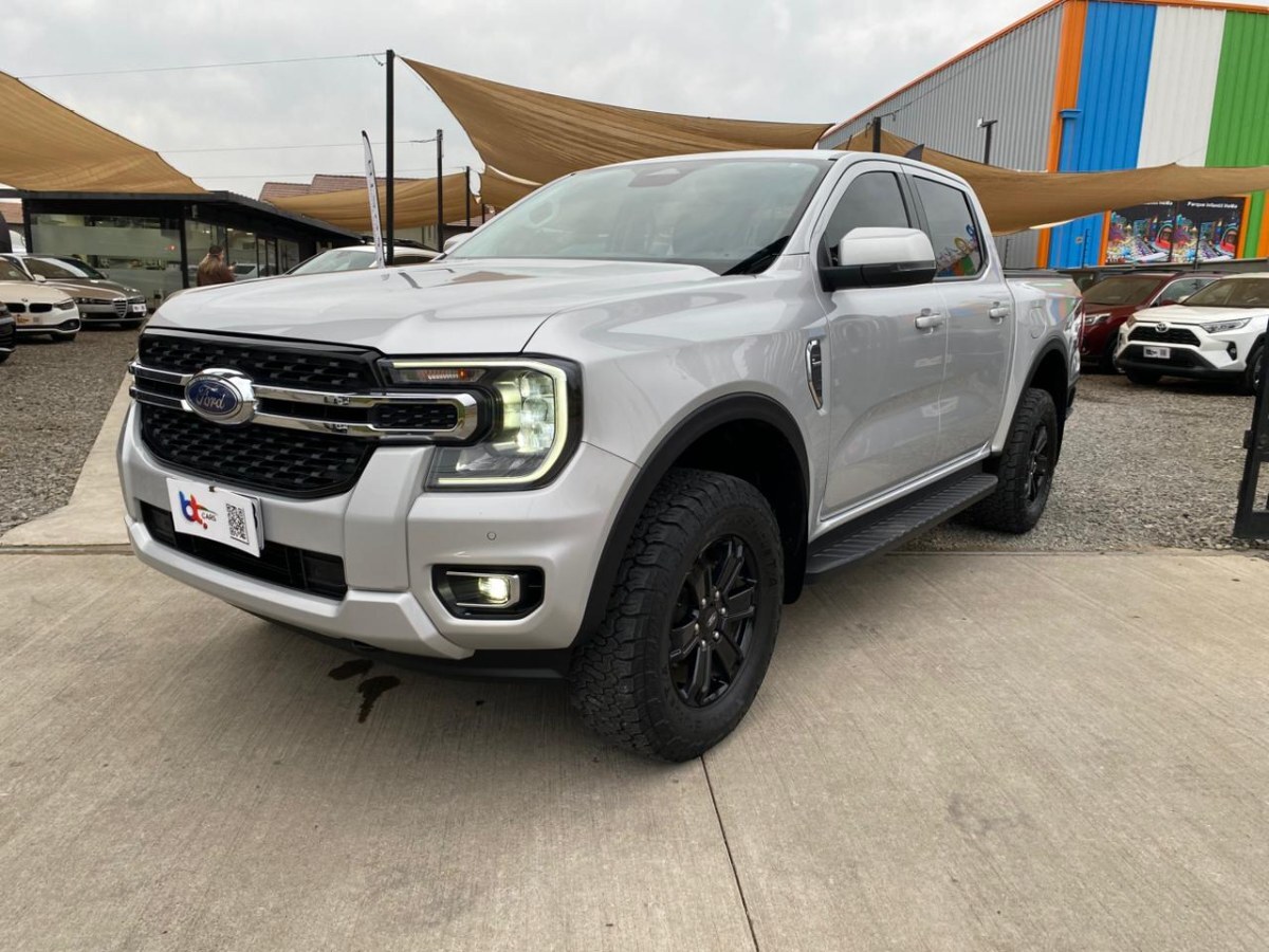 FORD RANGER XLT 4X4 2024 GRAN ESTADO - MANTENCIONES AL DÍA - FULL MOTOR