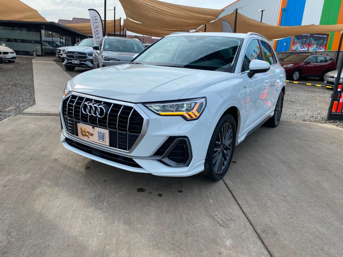 AUDI Q3 35 TFSI AT 2023 GRAN ESTADO - MANTENCIONES AL DIA - DOS LLAVES - FULL MOTOR