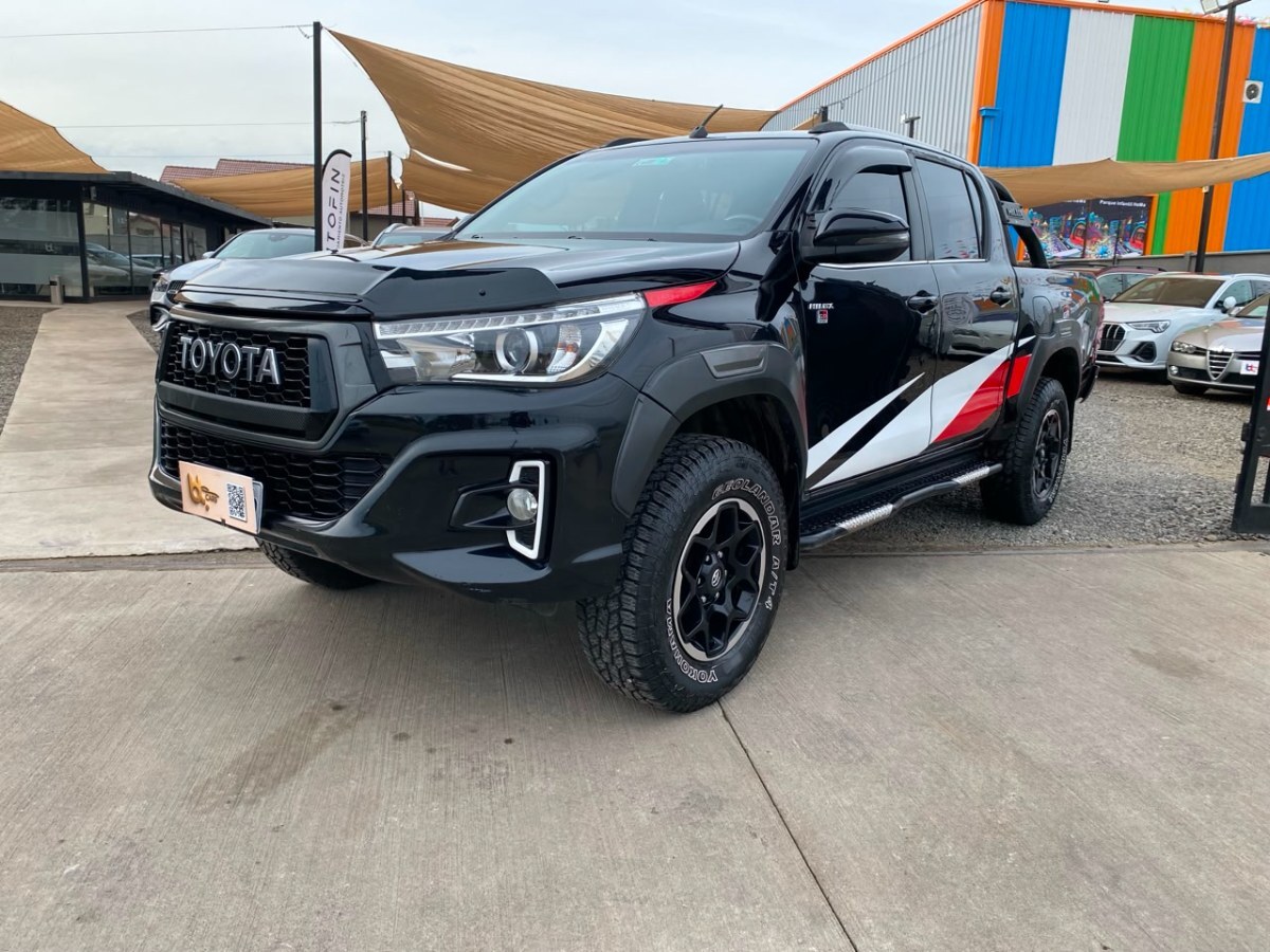 TOYOTA HILUX GR SPORT 2020 GRAN ESTADO - MANTENCIONES AL DÍA - FULL MOTOR