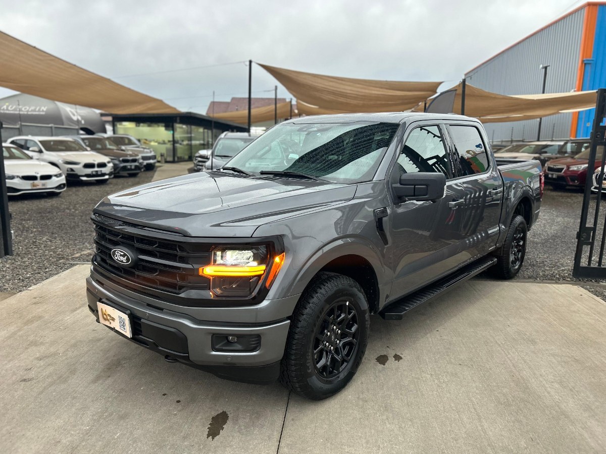FORD F-150 2025 EXCELENTE ESTADO, DOS LLAVES. - FULL MOTOR