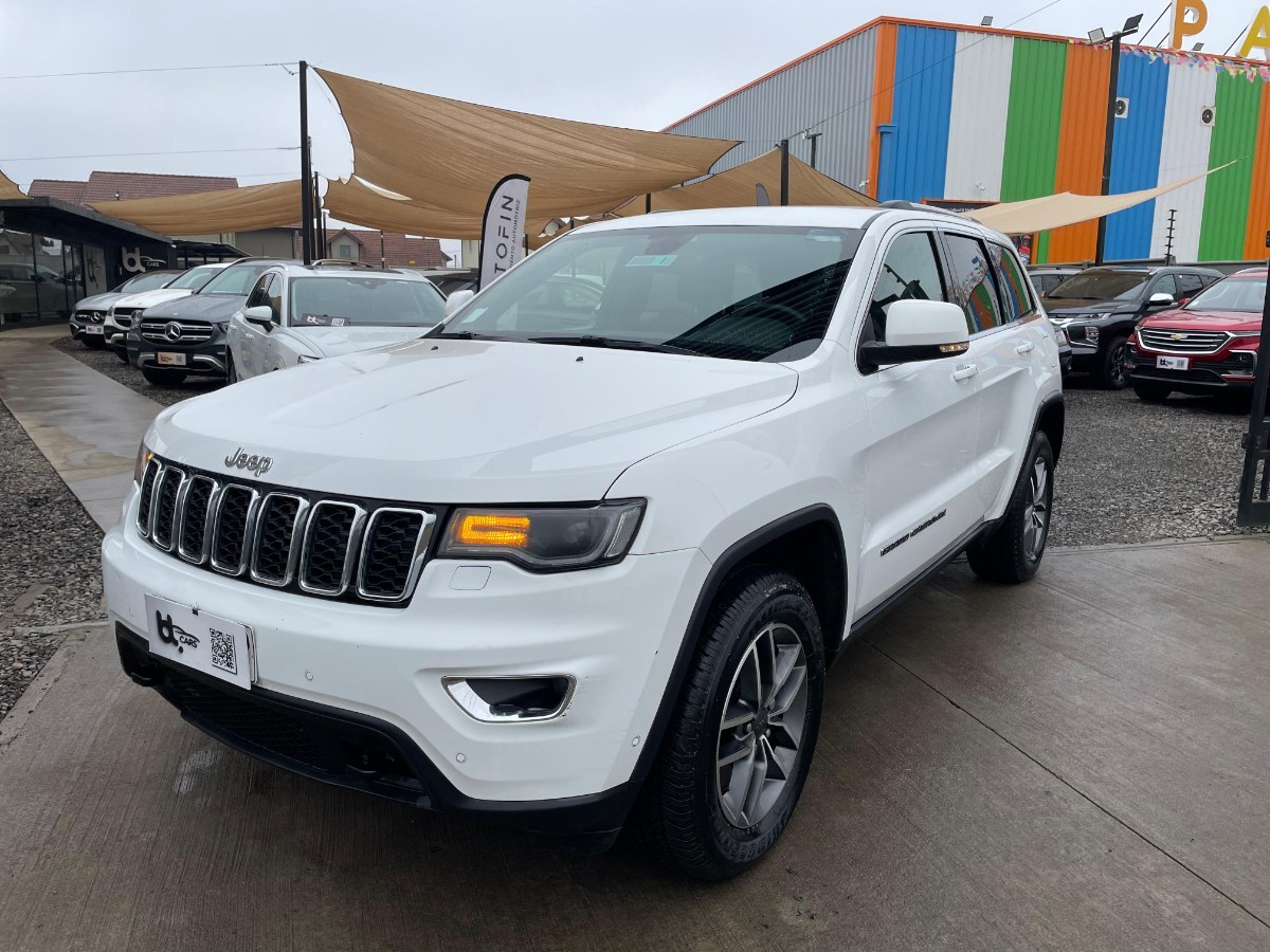 JEEP GRAND CHEROKEE LAREDO 3.6 AUT 2022 GRAN ESTADO - MANTENCIONES AL DÍA - FULL MOTOR