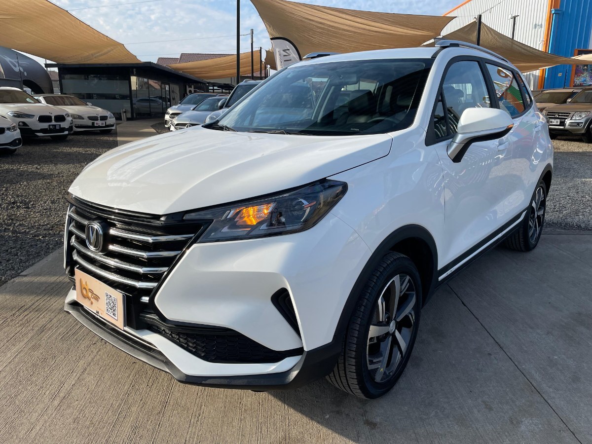 CHANGAN CS15 ELITE HB 1.5 AUT 2025 UNICO DUEÑO - MANTENCIONES EN LA MARCA - FULL MOTOR