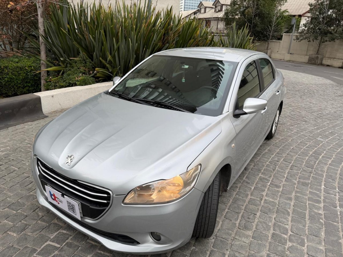 PEUGEOT 301 ACTIVE 1.6 2017 Buen estado, 2 llaves, automatico - FULL MOTOR