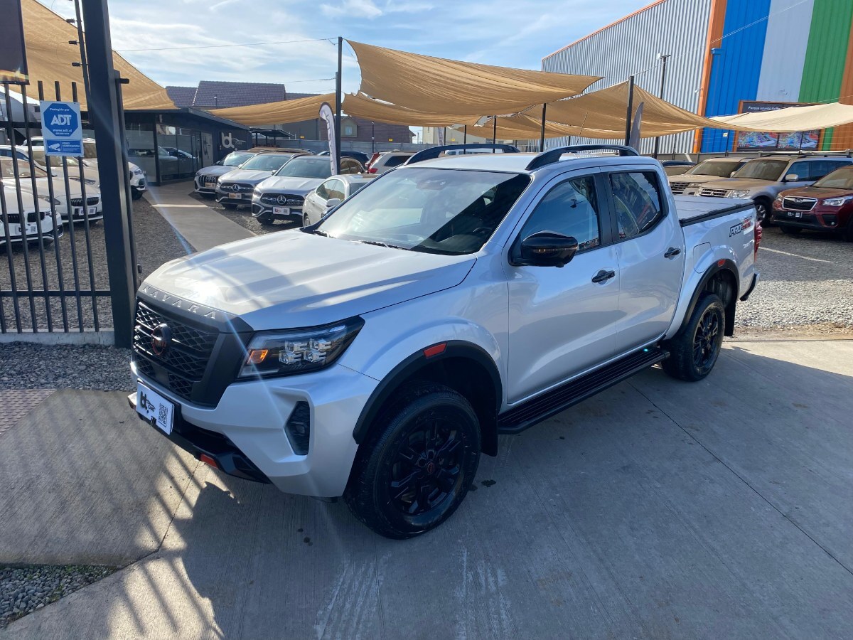 NISSAN NAVARA D CAB 4X4 2.3 AT 2023 UNICO DUEÑO - DOS LLAVES - MANT MARCA - FULL MOTOR