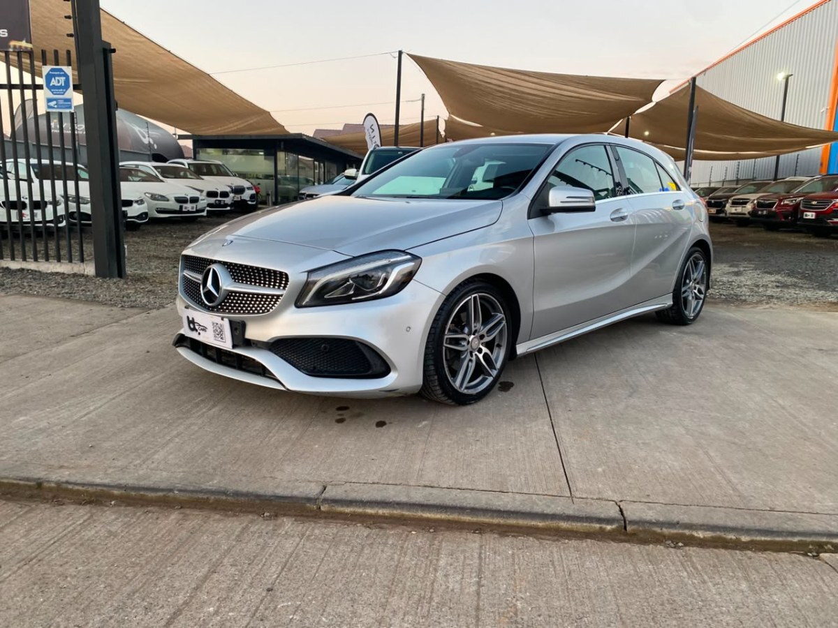 MERCEDES-BENZ A200 1.6 AT 2016 MANTENCIONES EN LA MARCA, DOS LLAVES - FULL MOTOR