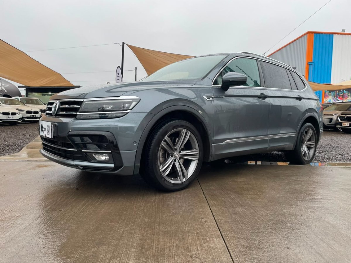 VOLKSWAGEN TIGUAN R-LINE 4X4 2.0 2022 MANTENCIONES EN LA MARCA, DOS LLAVES - FULL MOTOR