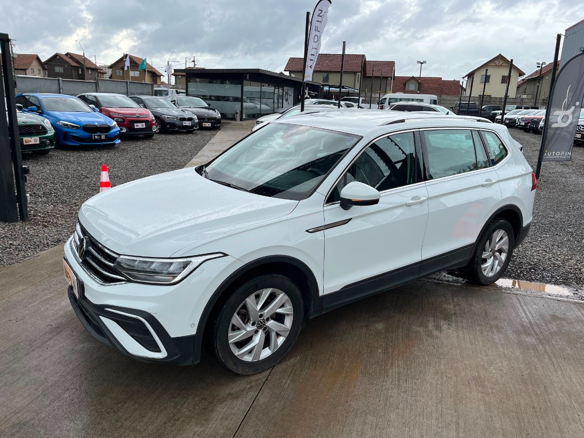 VOLKSWAGEN TIGUAN COMFORTLINE TSI 4X2 1.4 AUT 2022 GRAN ESTADO - MANTENCIONES AL DÍA - FULL MOTOR