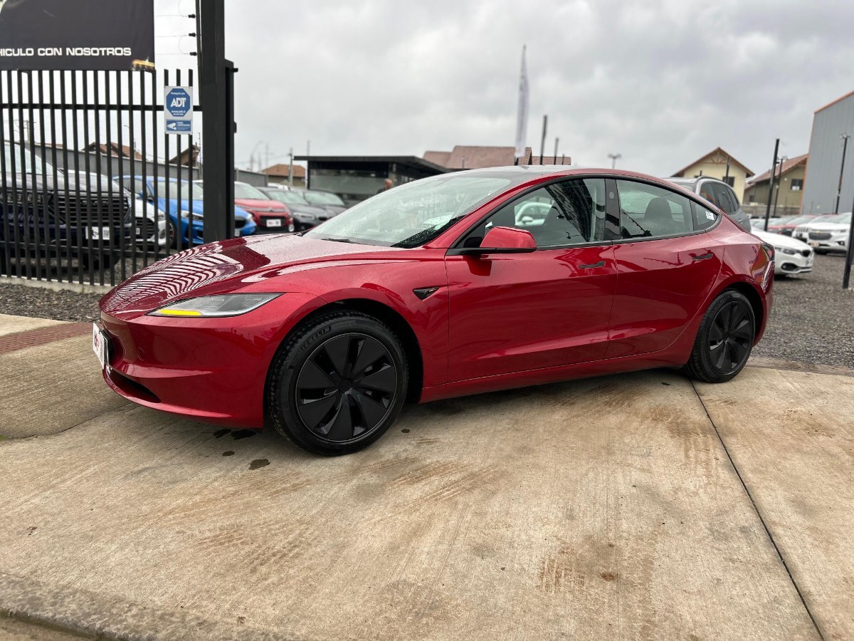 TESLA MODEL 3 STANDARD RANGE 2026 UNICO DUEÑO - MANTENCIONES EN LA MARCA - DOS LLAVE - FULL MOTOR