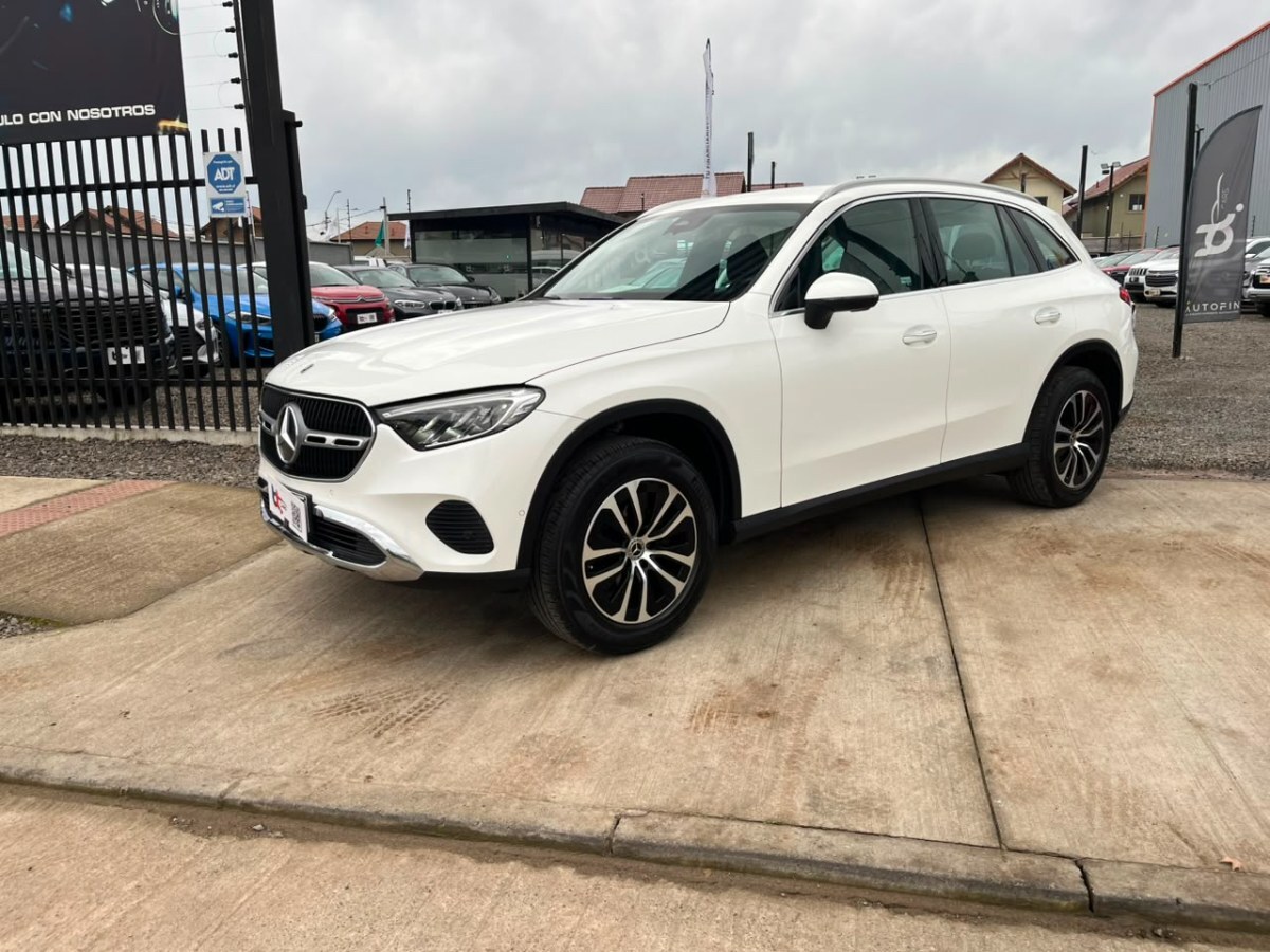 MERCEDES-BENZ GLC 220D 4MATIC 2.0 2023 UNICO DUEÑO - MANTENCIONES EN LA MARCA- DOS LLAVES - FULL MOTOR