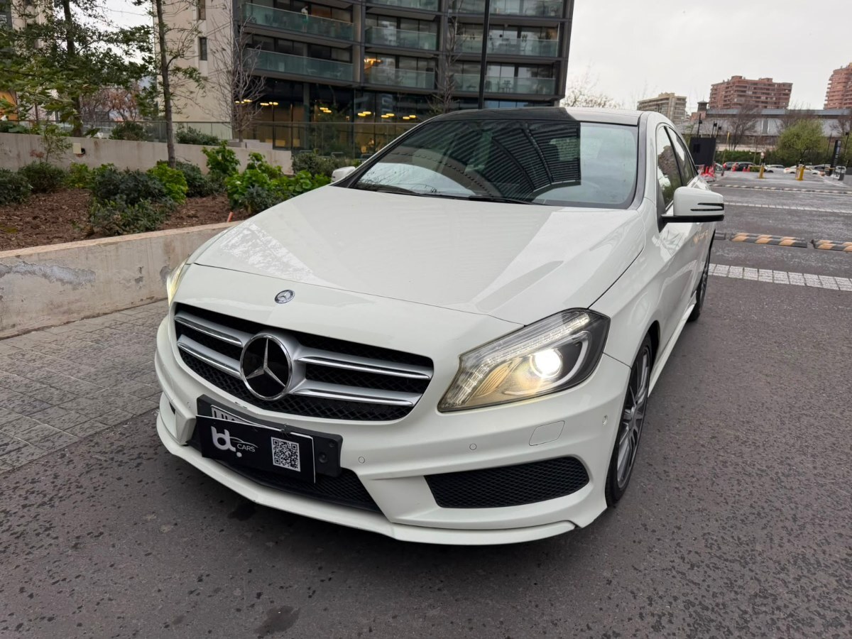 MERCEDES-BENZ A200 BLUEEFFICIENCY 2016 Perfecto Estado, Doc al dia - FULL MOTOR