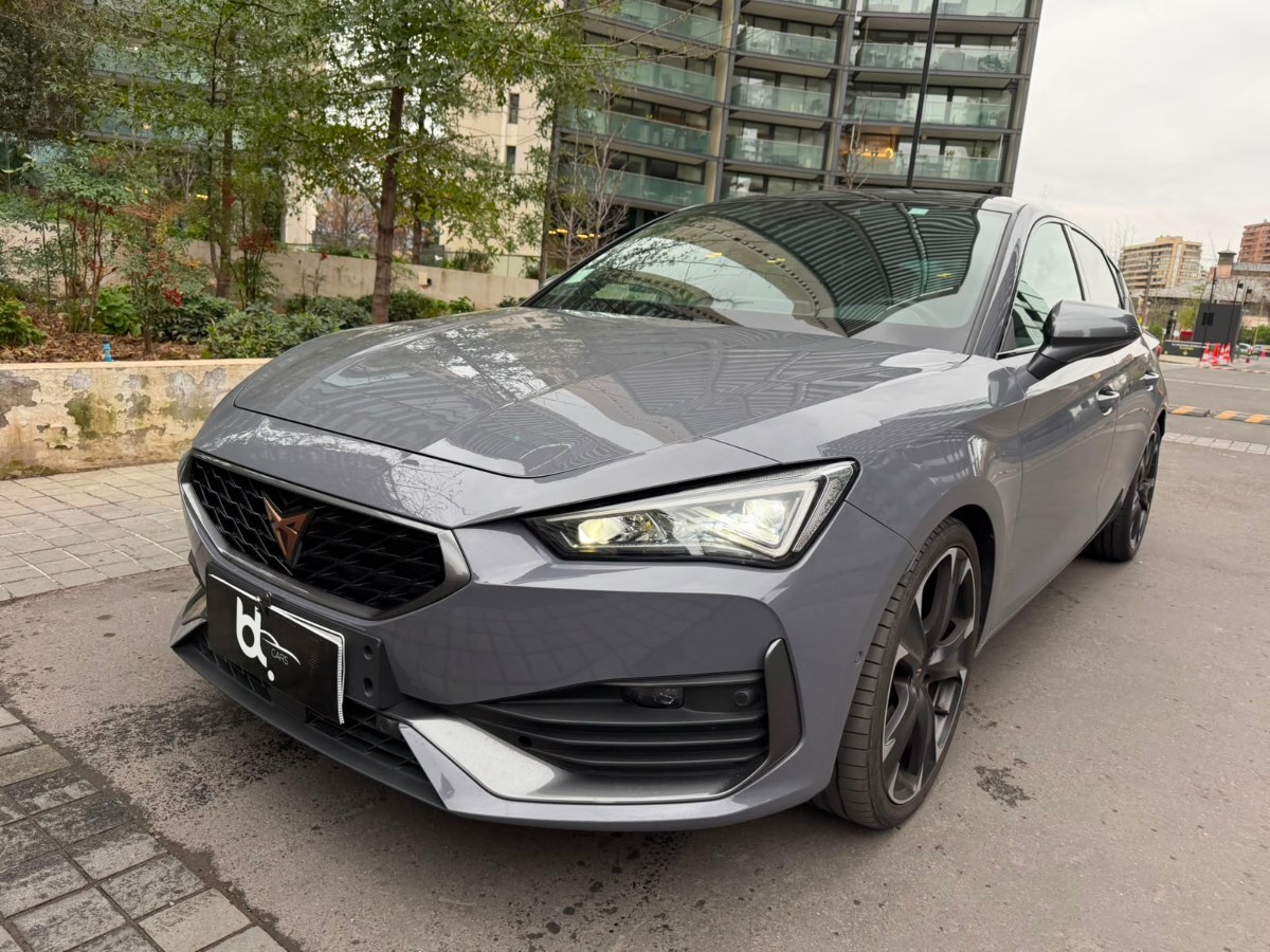 CUPRA LEON VZ 2.0 2024 EXCELENTE ESTADO - MANTENCIONES EN LA MARCA - FULL MOTOR