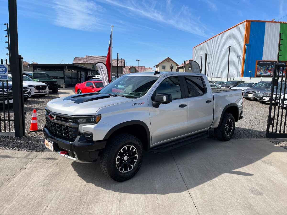 CHEVROLET SILVERADO ZR2 4X4 6.2 AUT 2023 UNICO DUEÑO - MANTENCIONES EN MARCA - DOS LLAVES - FULL MOTOR