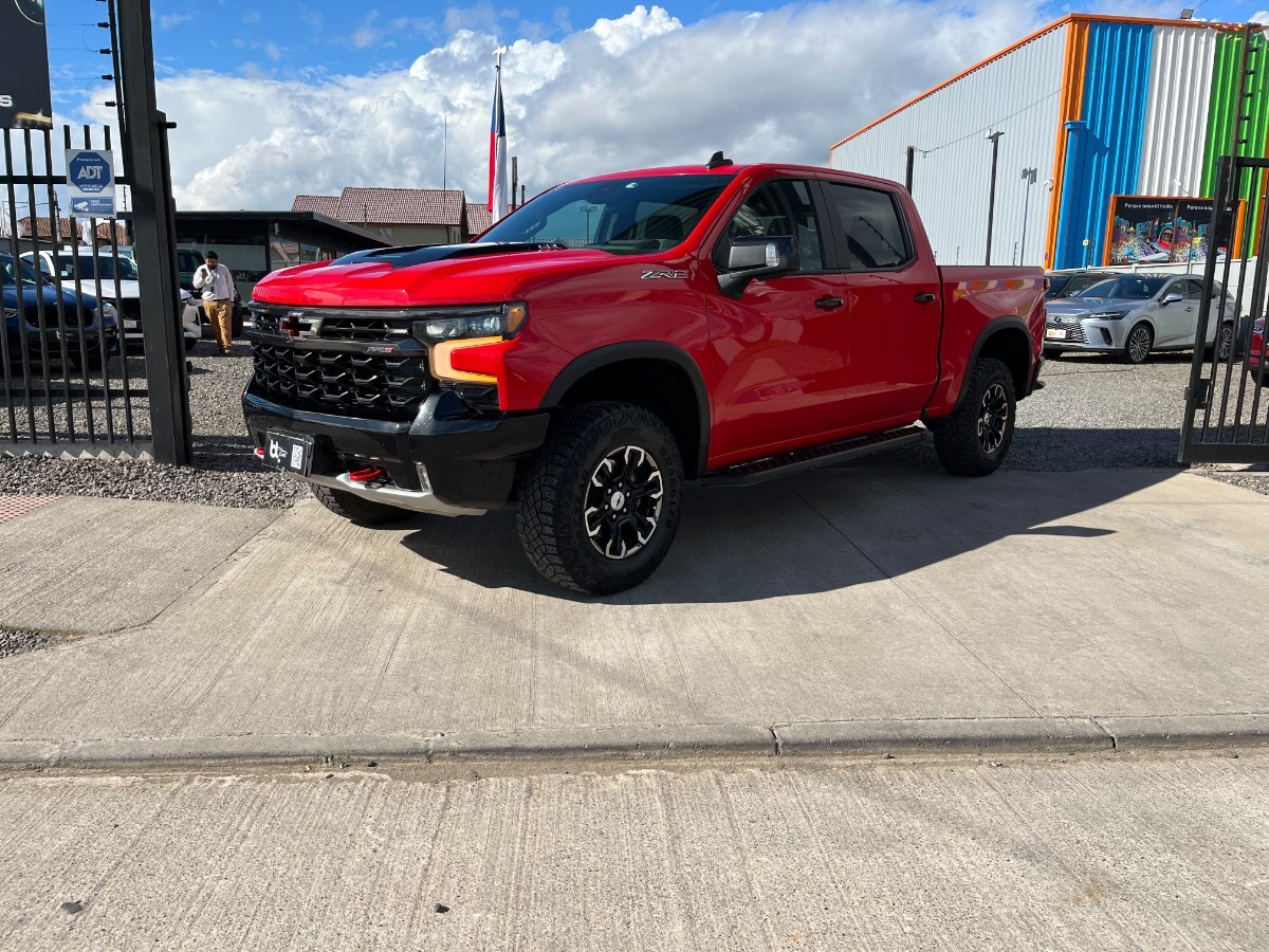 CHEVROLET SILVERADO ZR2 4X4 6.2 AUT 2023 EXCELENTE ESTADO - MANTENCIONES AL DÍA - FULL MOTOR