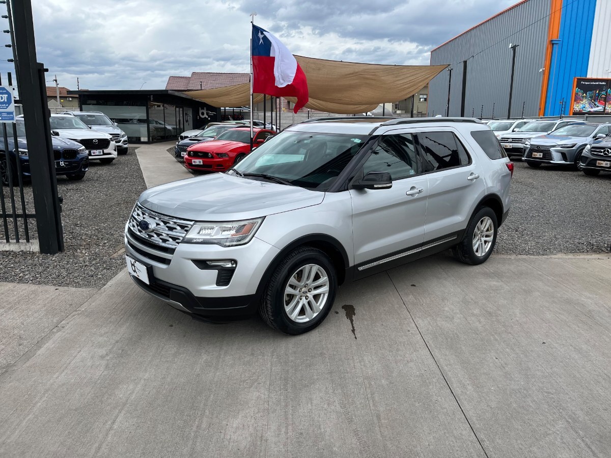 FORD EXPLORER XLT 4X4 3.2 2019 GRAN ESTADO - MANTENCIONES AL DÍA - FULL MOTOR