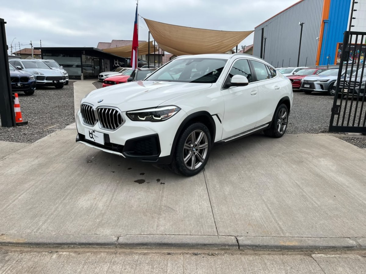 BMW X6 XDRIVE 40I 4X4 3.0 2023 GRAN ESTADO - MANTENCIONES AL DÍA - DOS LLAVES - FULL MOTOR