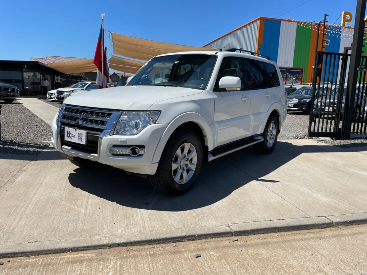 MITSUBISHI MONTERO 3.2 DIESEL LIMITED 4X4 AT 5P 2016 EXCELENTE ESTADO. - FULL MOTOR